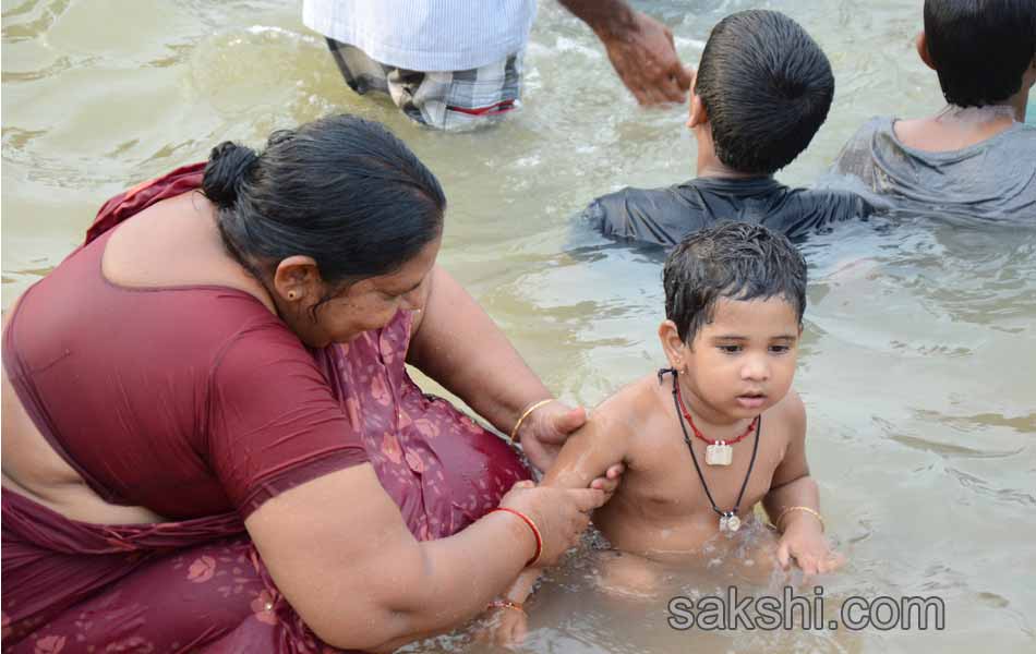 Pushkaralu 2015 Godavari Set To Consecrate Devotees - Sakshi5