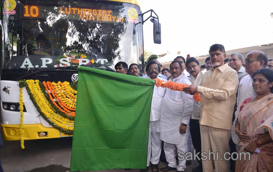 Pushkaralu 2015 Godavari Set To Consecrate Devotees - Sakshi14