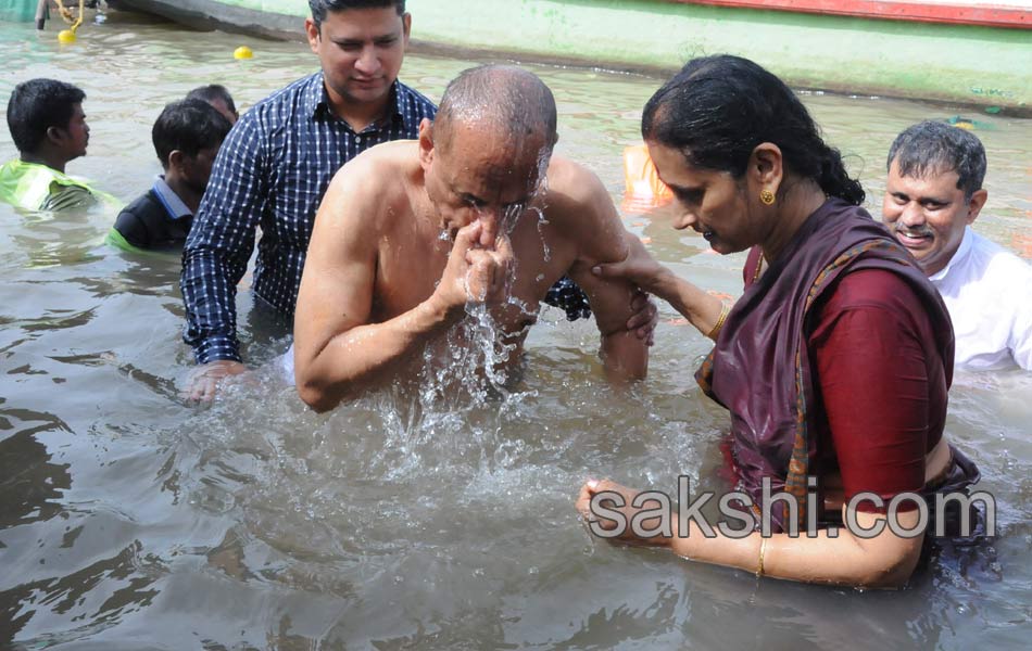 holy pushkaralu comes to seventh day1