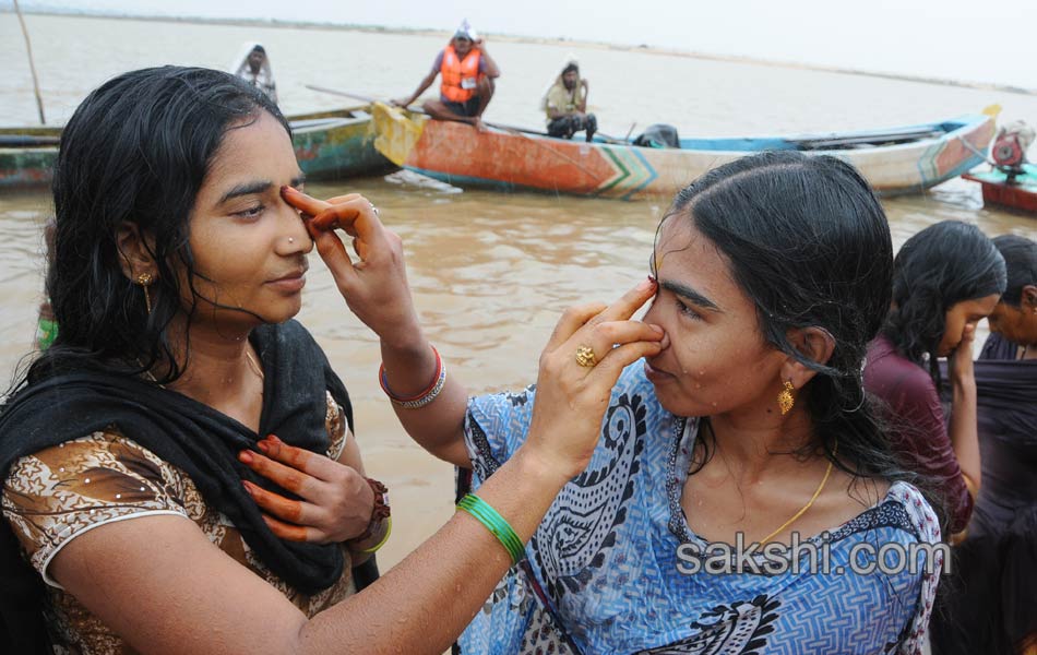 holy pushkaralu comes to ninth day of15