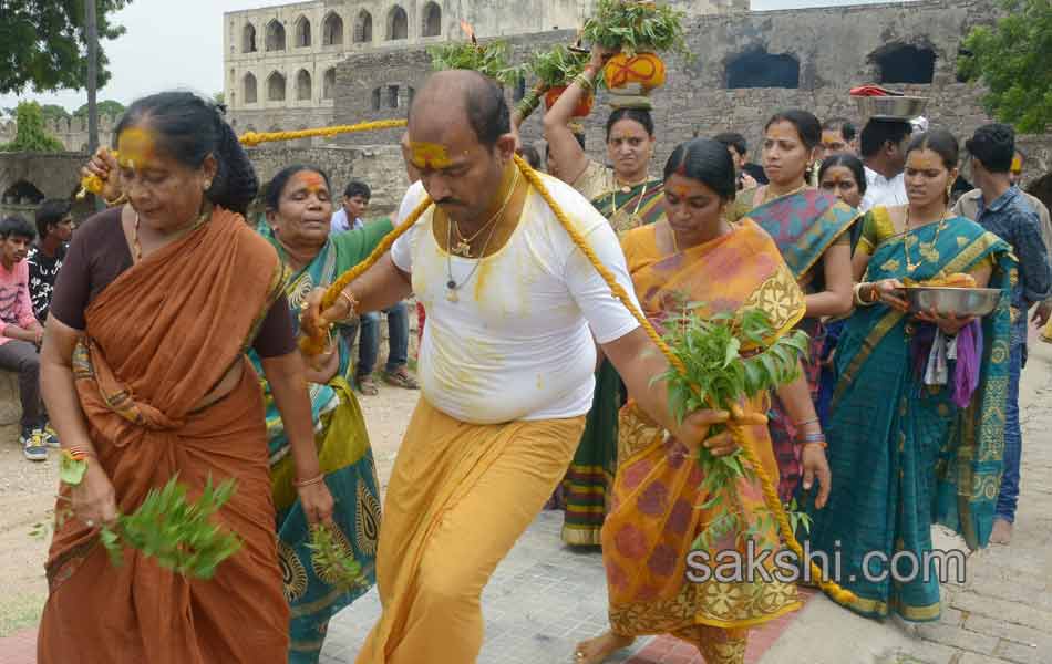 Devotees with a huge sliding Bonalu9