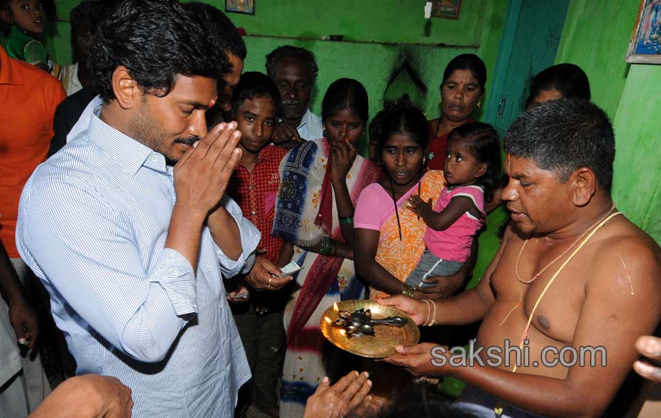 ys jagan Raithu Bharosa Yatra concluded in anantapur district - Sakshi5