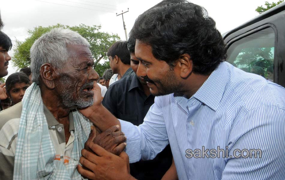 ys jagan Raithu Bharosa Yatra concluded in anantapur district - Sakshi8