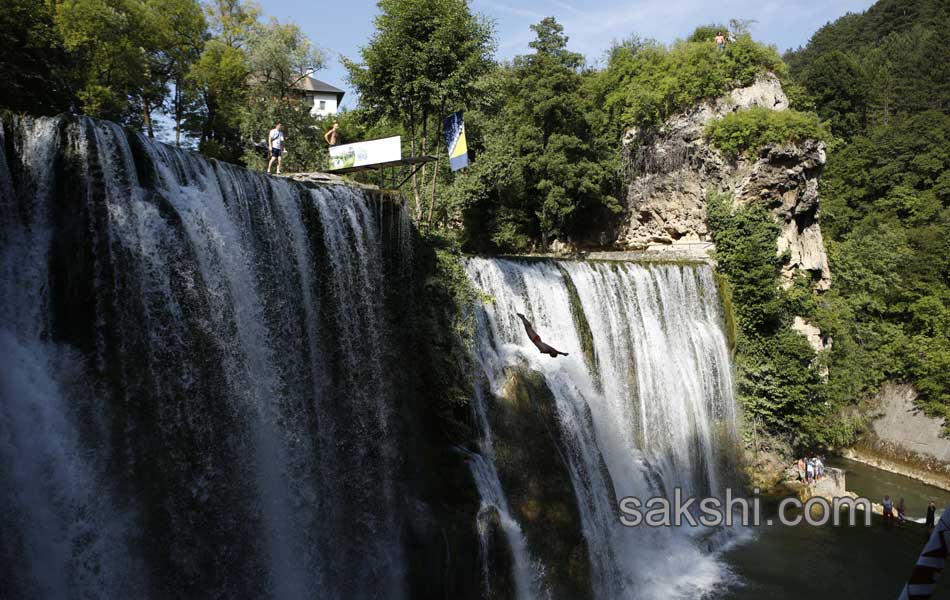 Bosnia Waterfall Jumping2