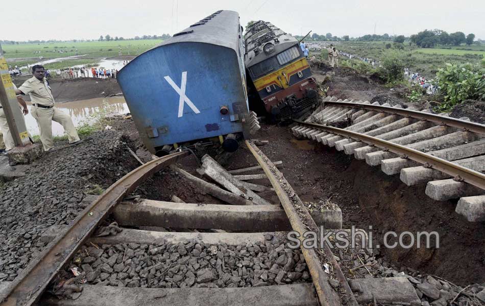 train accidents in Madhya Pradesh - Sakshi10