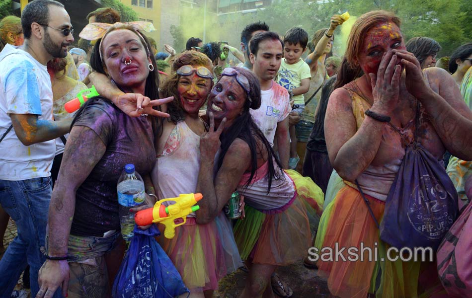 Spain Holi Festival9