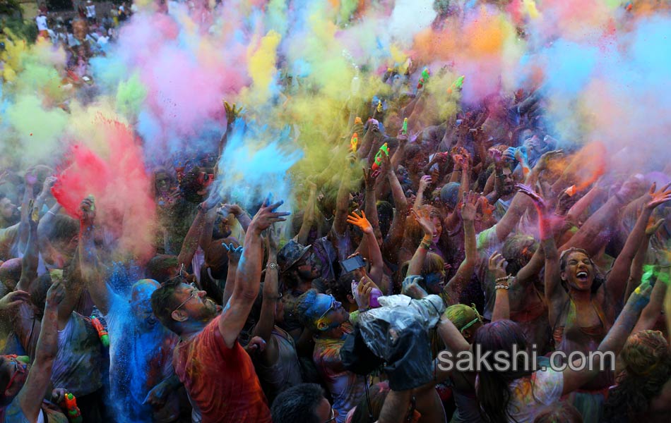 Spain Holi Festival13