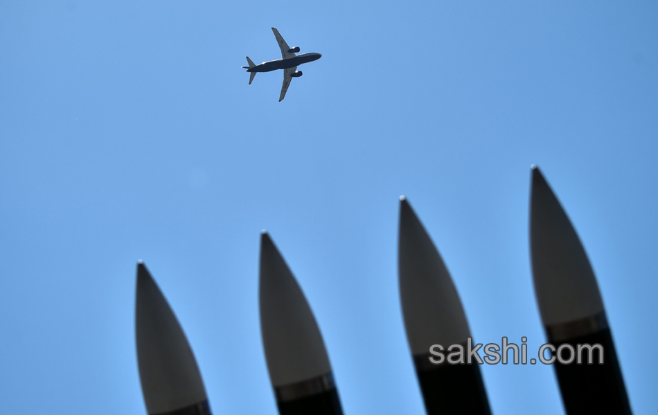 Jet trainer performs during the MAKS 20158