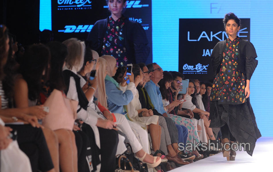 Lakme Fashion Week in Mumbai10