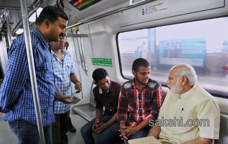 Modi travel by metro train - Sakshi3