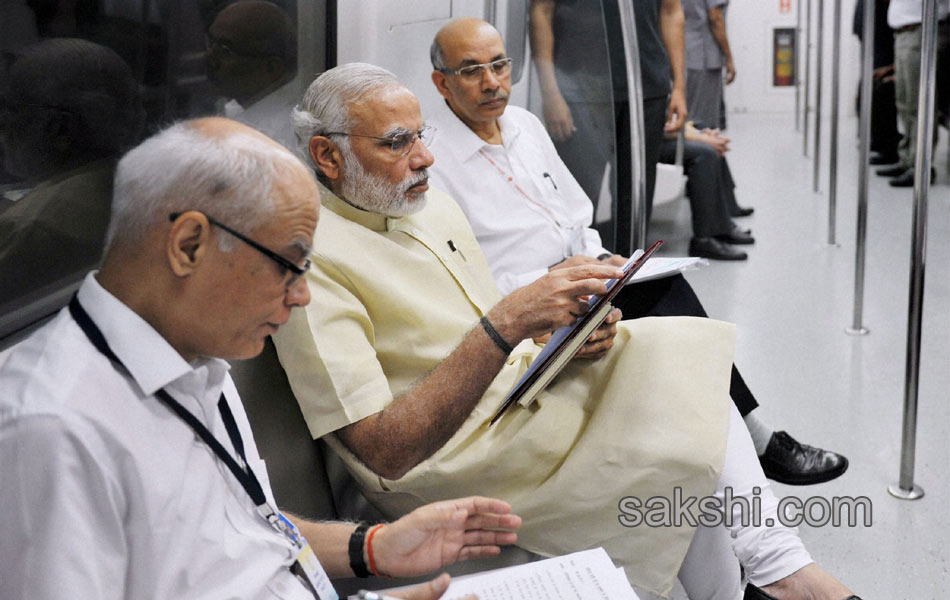 Modi travel by metro train - Sakshi4