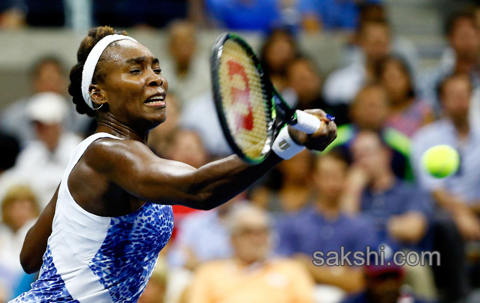 US Open 2015 Serena Williams edges Venus Williams6