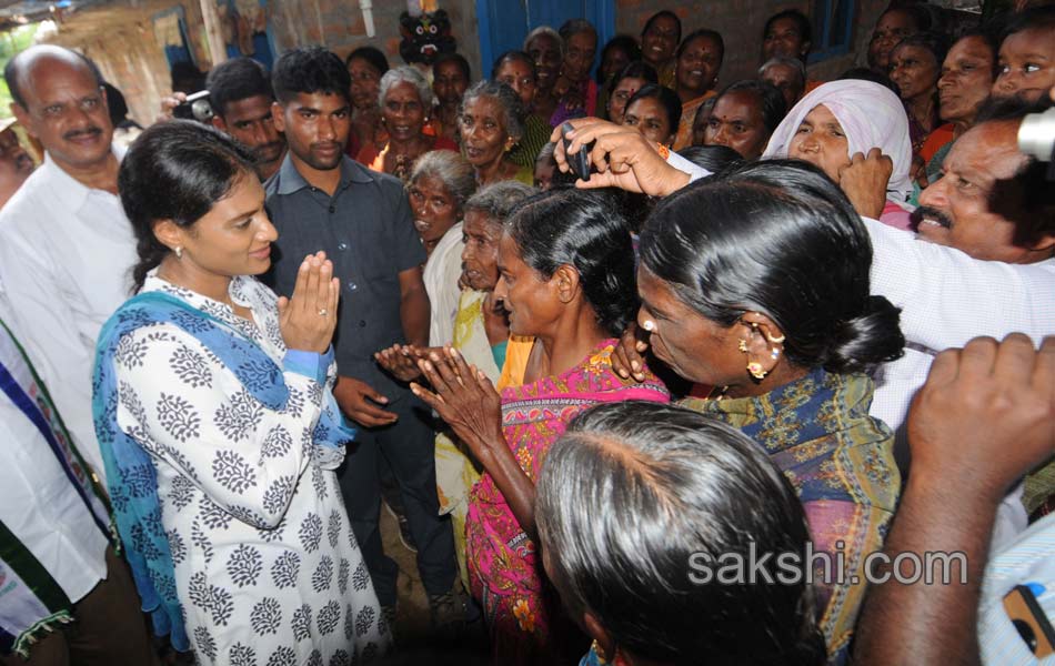 ys sharmila 3rd day paramarsha yatra in warangal distirict10