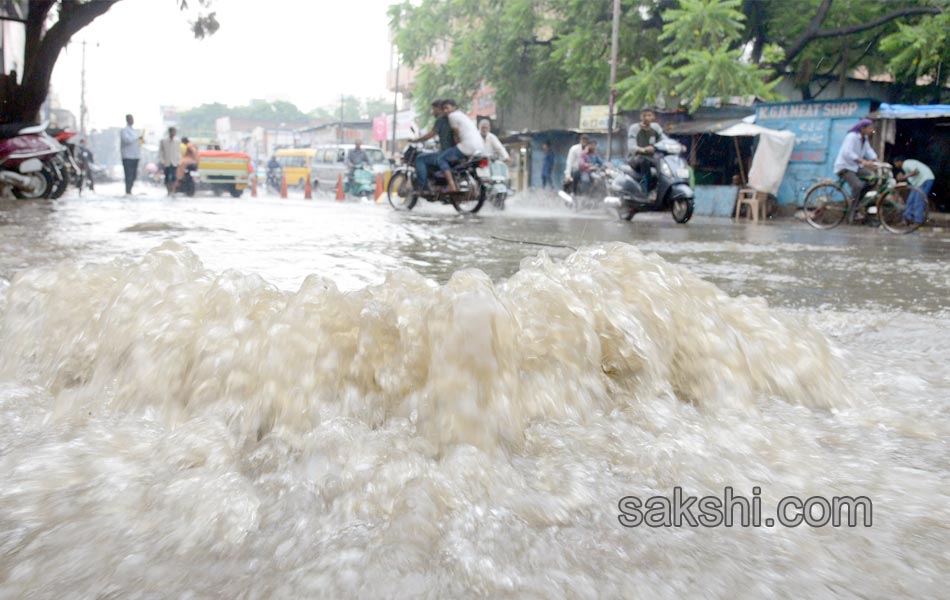 heavy rain in city14