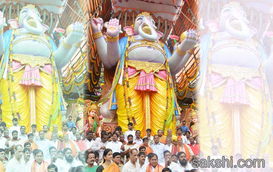 Governor perfoms ganesha puja at Khairatabad6