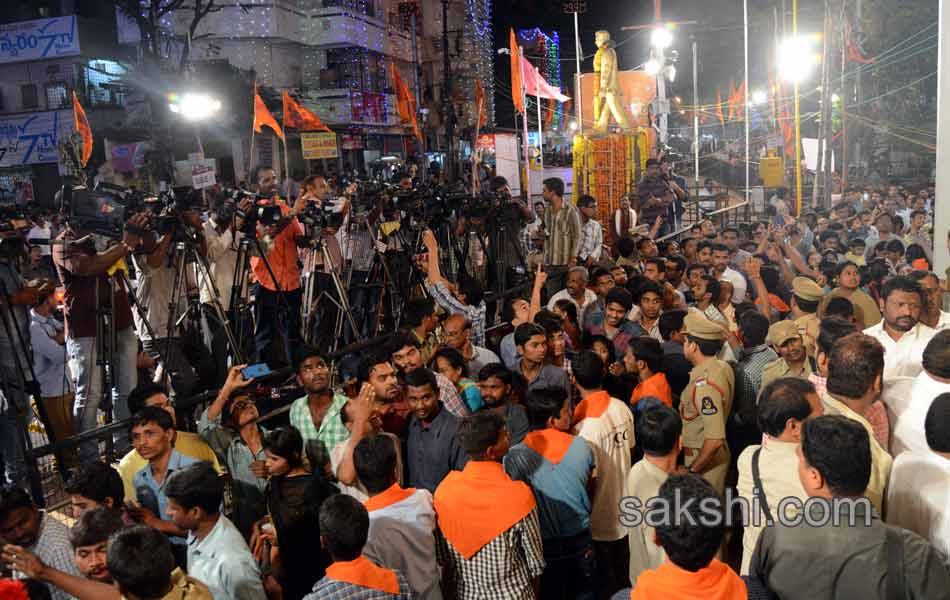 Governor perfoms ganesha puja at Khairatabad14