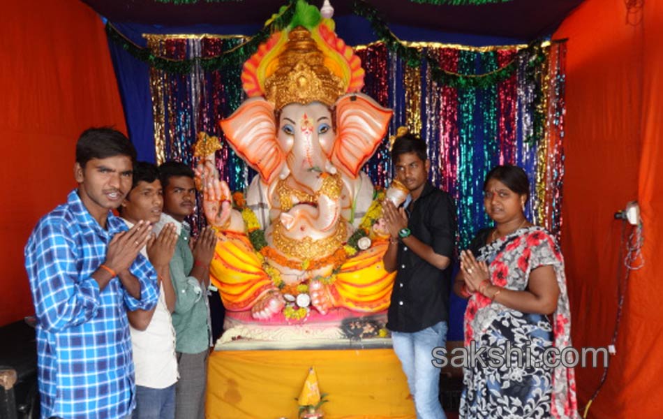 ganesh chaturthi celebrations in Mahbubnagar district on fourthday - Sakshi2