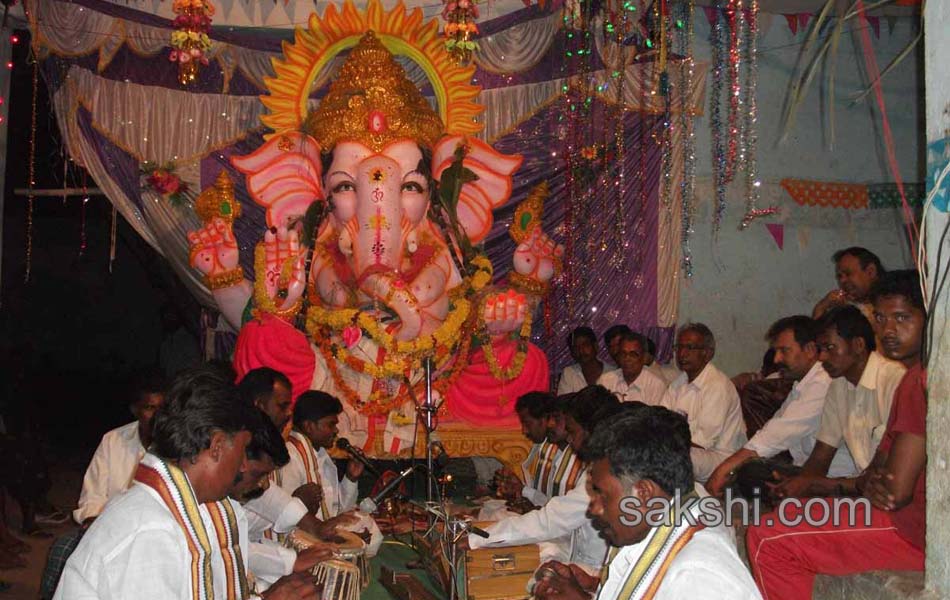 ganesh chaturthi celebrations in Mahbubnagar district on fourthday - Sakshi3