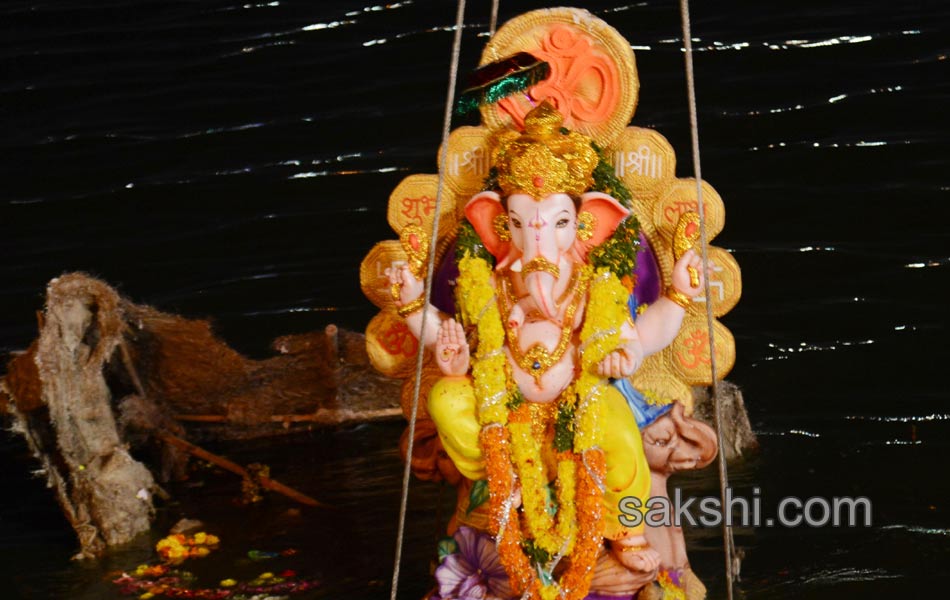 ganesh immersion 2015 hyderabad - Sakshi25