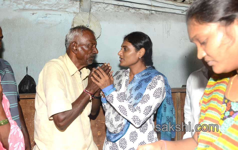 ys sharmila paramarsha yatra in adilabad district - Sakshi6