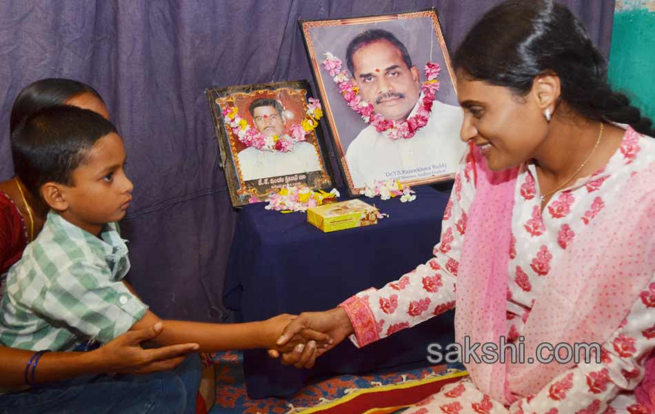 YS sharmila paramarsha yatra in nizamabad district4