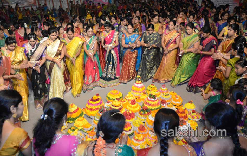 Bathukamma celebrations in hyderabad4