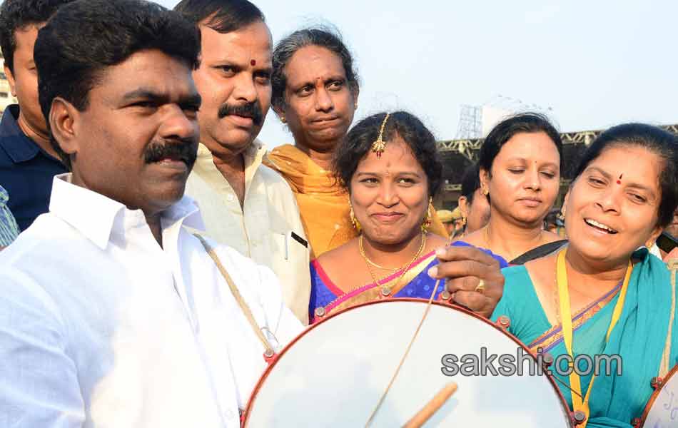 bathukamma rally from lb stadium to tankbund33