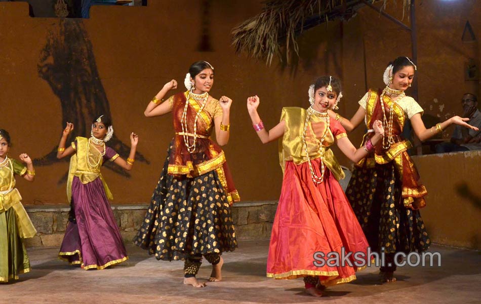 Kuchipudi dancer3