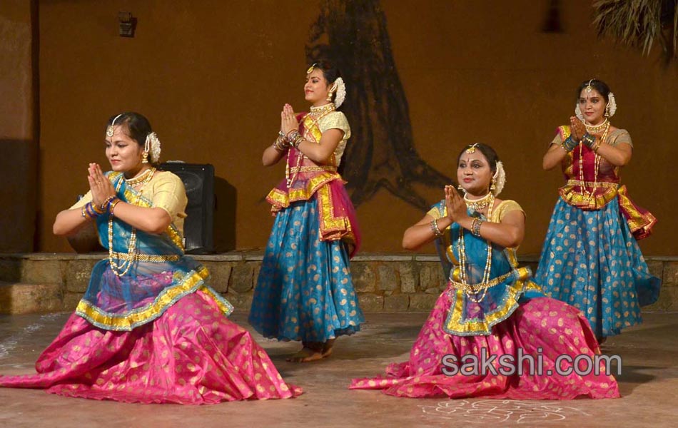 Kuchipudi dancer10