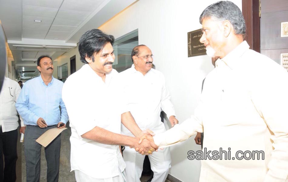 Pawan Kalyan calls on Chandrababu Naidu - Sakshi5