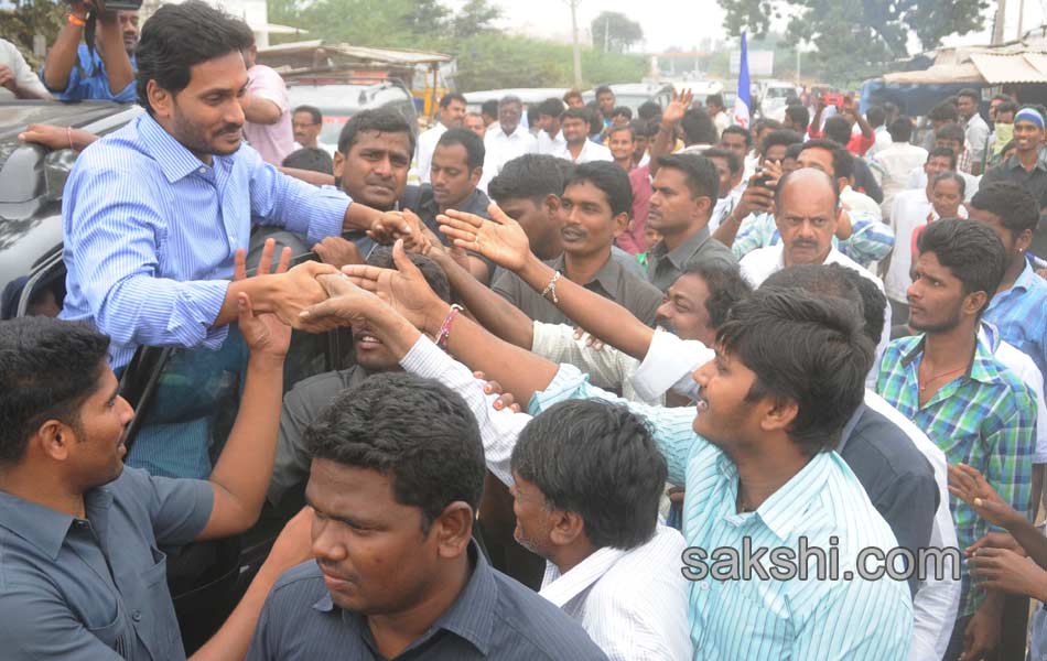 good response to ys jagan mohan reddy election campaign in warangal - Sakshi11