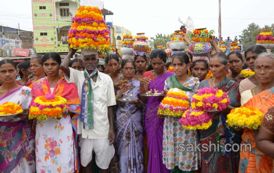 good response to ys jagan mohan reddy election campaign in warangal - Sakshi21