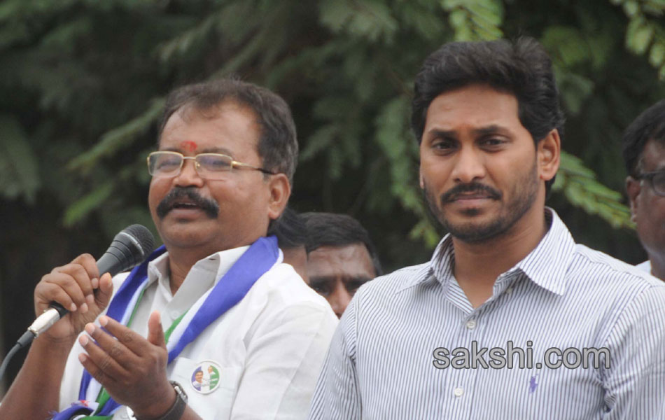 YS jagan mohan reddy speech in station ghanpur - Sakshi14