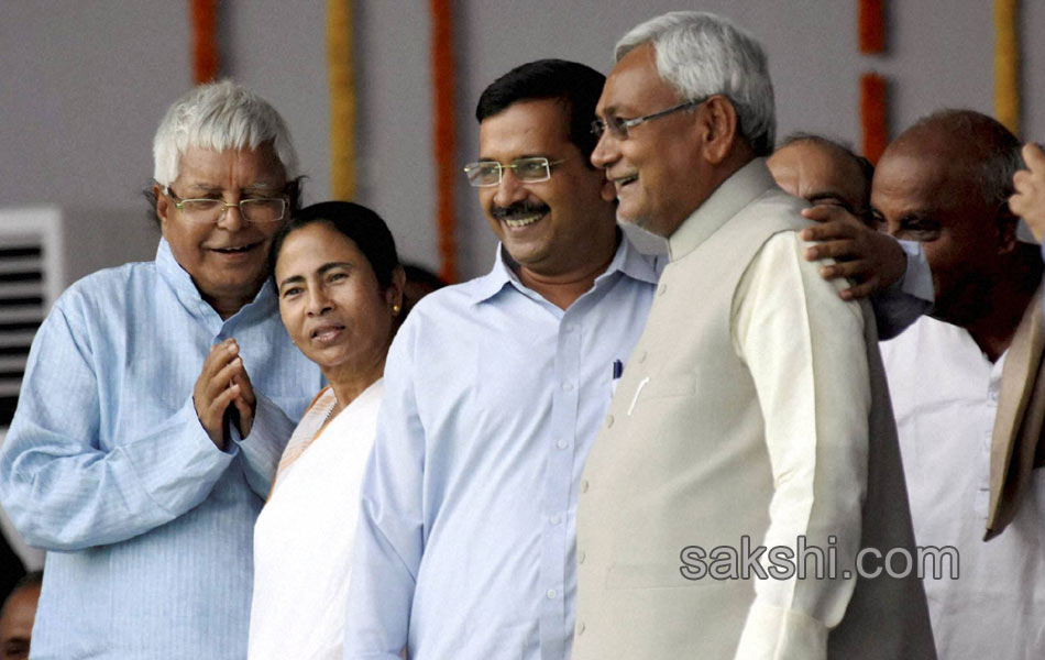 Nitish again takes oath as Bihar CM3