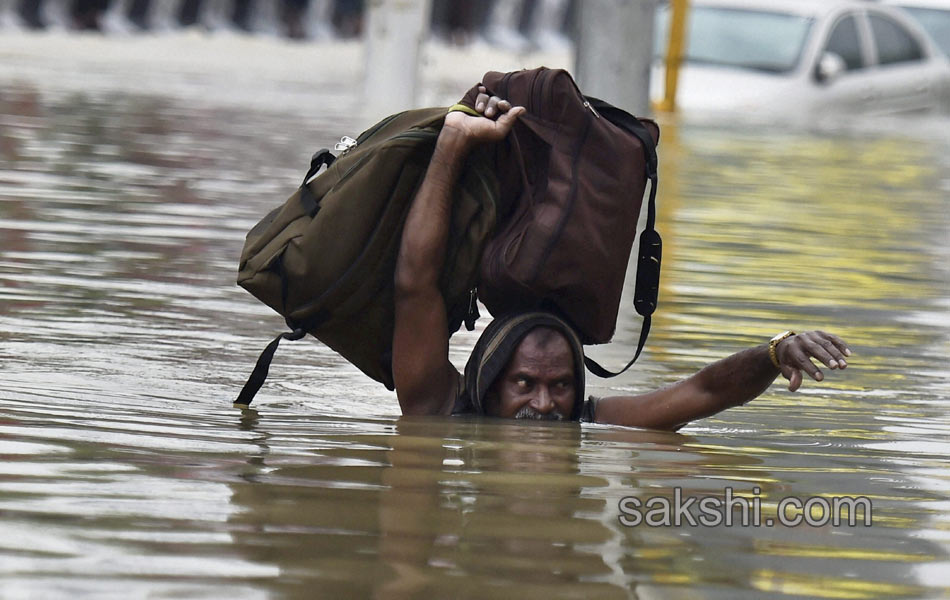 chennai submerged in rain water6