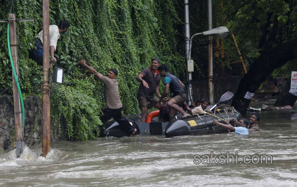 chennai submerged in rain water8