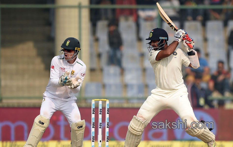 Test cricket match between India and South Africa11