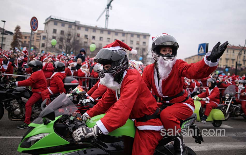 Santa Claus ride for charity12