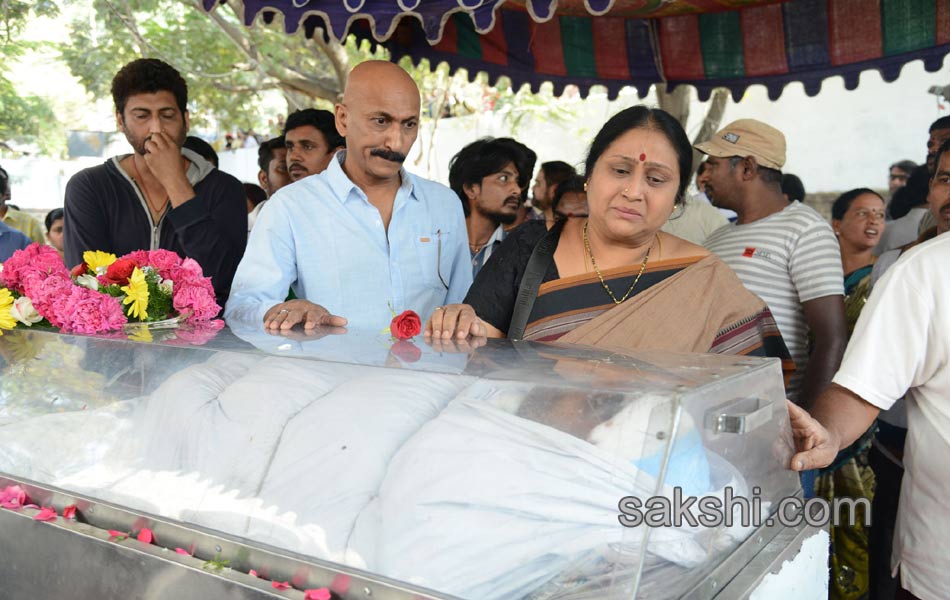 celebrity condolences to senior actor ranganat19