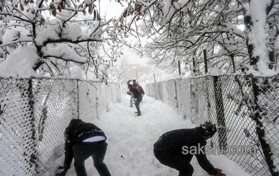 snow fall in istanbul - Sakshi8