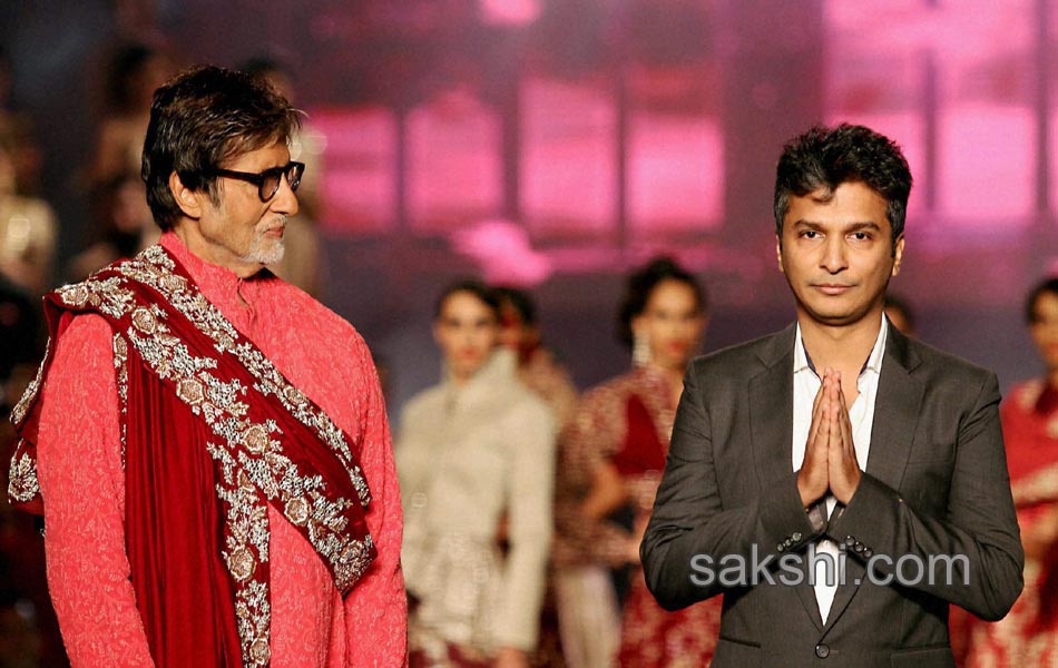 Vikram Phadnis celebrates 25 years of designing12