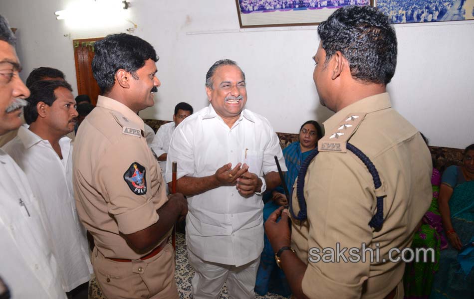 indefinite hunger strike in  mudragada padmanabham - Sakshi5