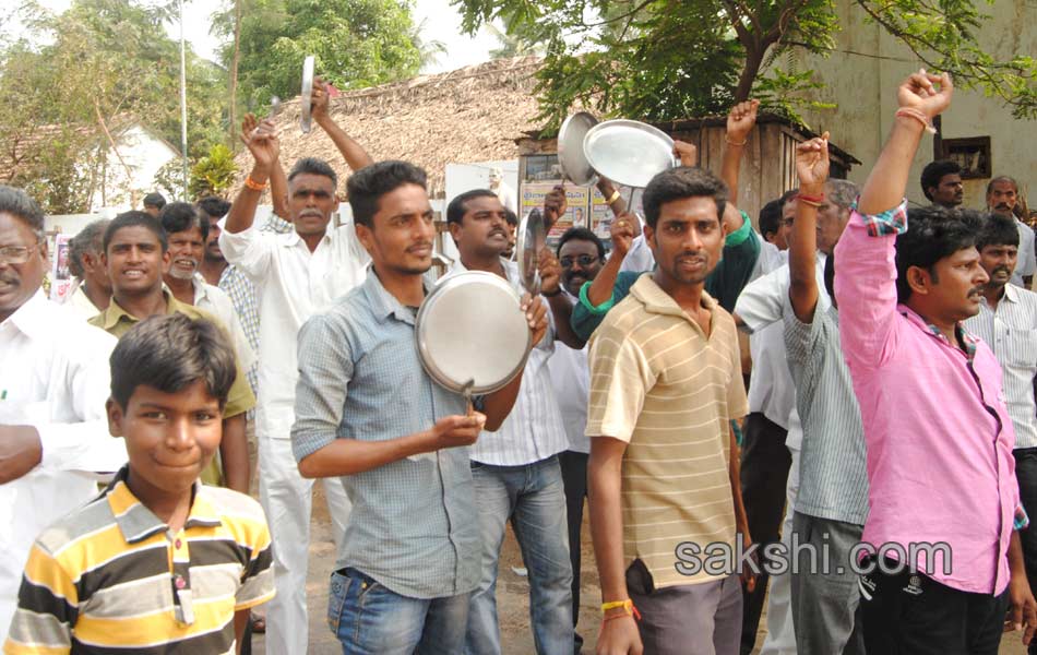 indefinite hunger strike in  mudragada padmanabham - Sakshi13