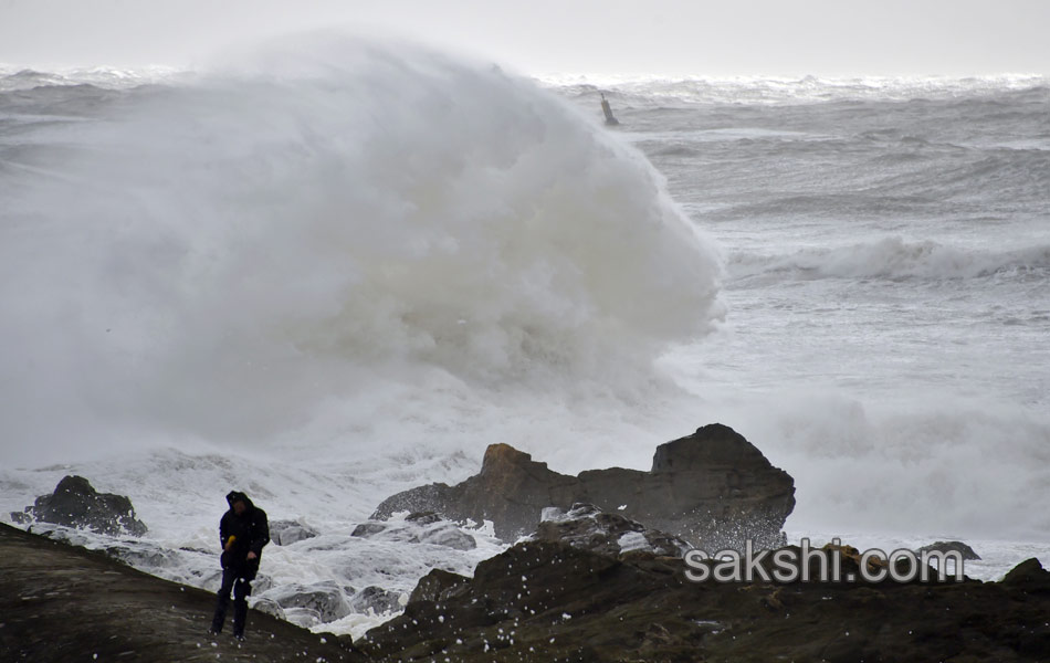 Waves crash near the Port16