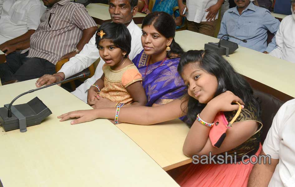 TRS leader B Rammohan elected GHMC Mayor13