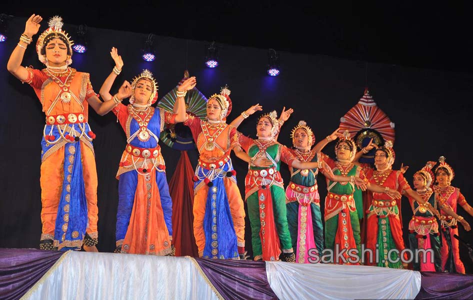 kuchipudi dance3