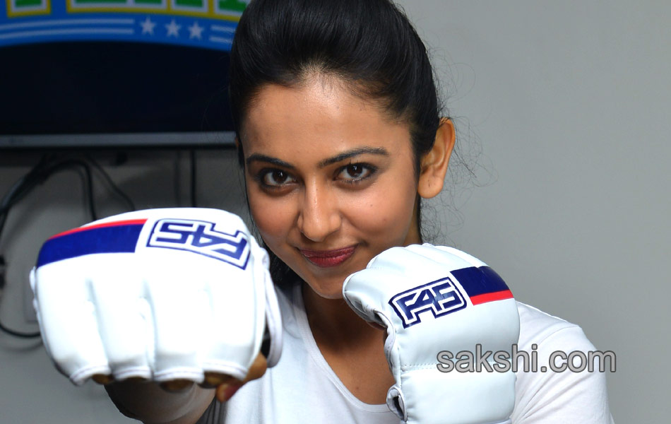 rakul preeth singh new business - Sakshi7