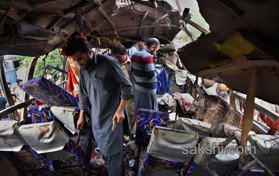 bomb blast in Peshawar5