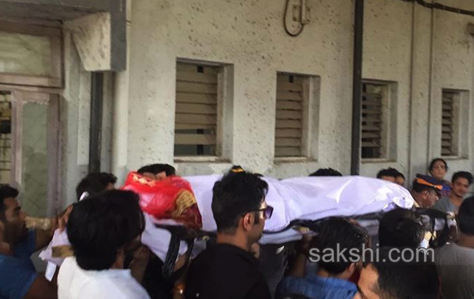 Television actors family bid adieu to Pratyusha30