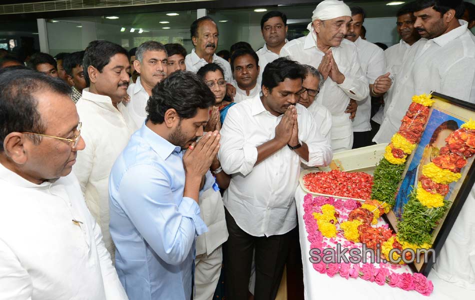 YS jagan mohan reddy tributes to Ambedkar in party office - Sakshi5